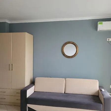 New Del Mar Vlorë